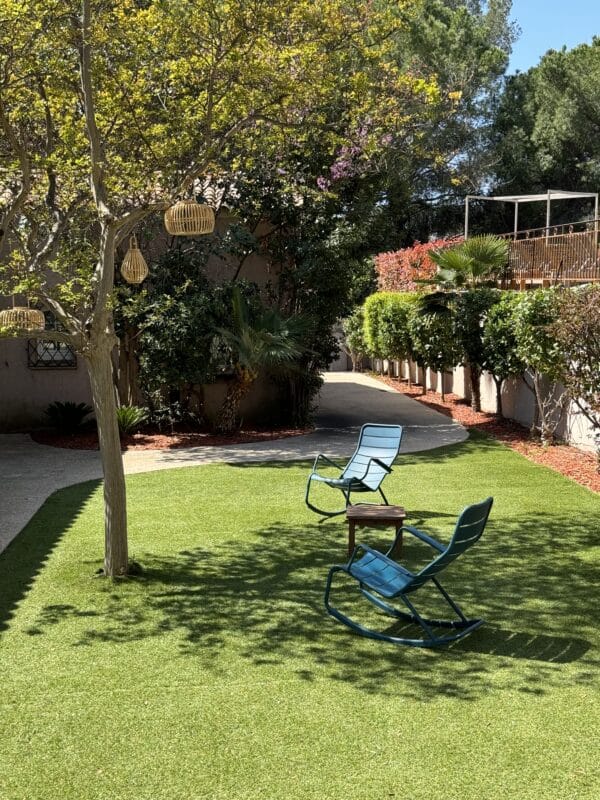 Camera Doppia Giardino al piano terra Hôtel les Jardins de Cassis, accessibile alle persone a mobilità ridotta